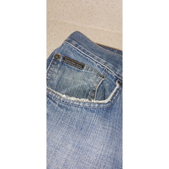 Calvin klein Jeans Relaxed Straight 36x30 lightly distressed medium wash - Picture 3 of 3